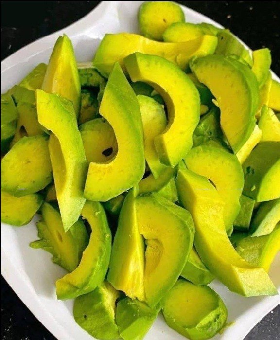 Artsen onthullen dat het eten van avocado’s de oorzaak is van… lees meer