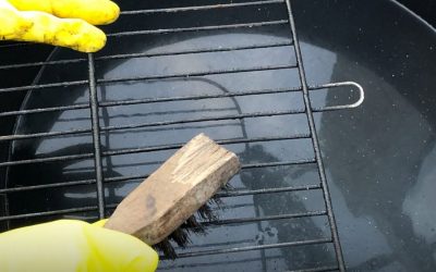 Zo maak je je BBQ-roosters in slechts 2 minuten helemaal schoon voor het nieuwe seizoen