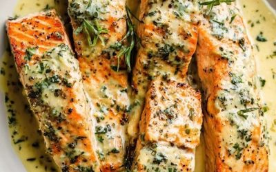 Romige zalm met knoflook, Parmezaan en zongedroogde tomaat in 20 minuten klaar