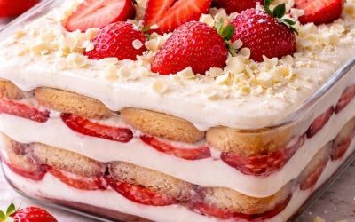 Zomerse aardbeien tiramisu waar je geen genoeg van krijgt