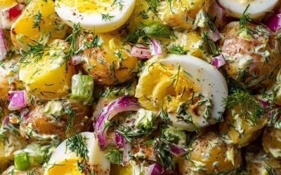 Zomerse aardappelsalade met ei, spekjes en honingmosterd dressing