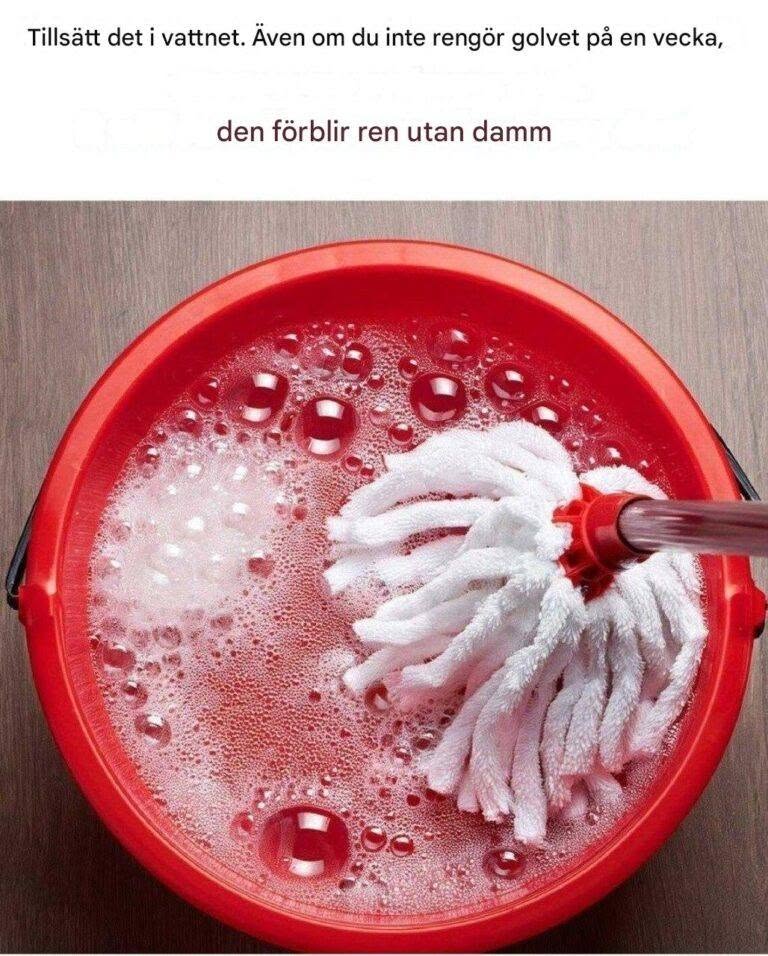 Voeg het toe aan het water. Zelfs als je de vloer een week lang niet schoonmaakt,