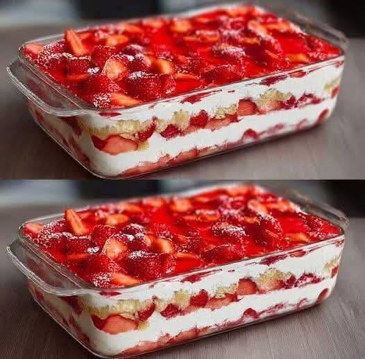 Aardbeientiramisu met kwark en mascarpone – een snel dessert dat in 10 minuten klaar is.