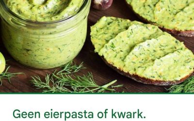 Ik maak het regelmatig tijdens het seizoen. Deze courgettepasta is de lichtste en lekkerste broodspread die ik ken.
